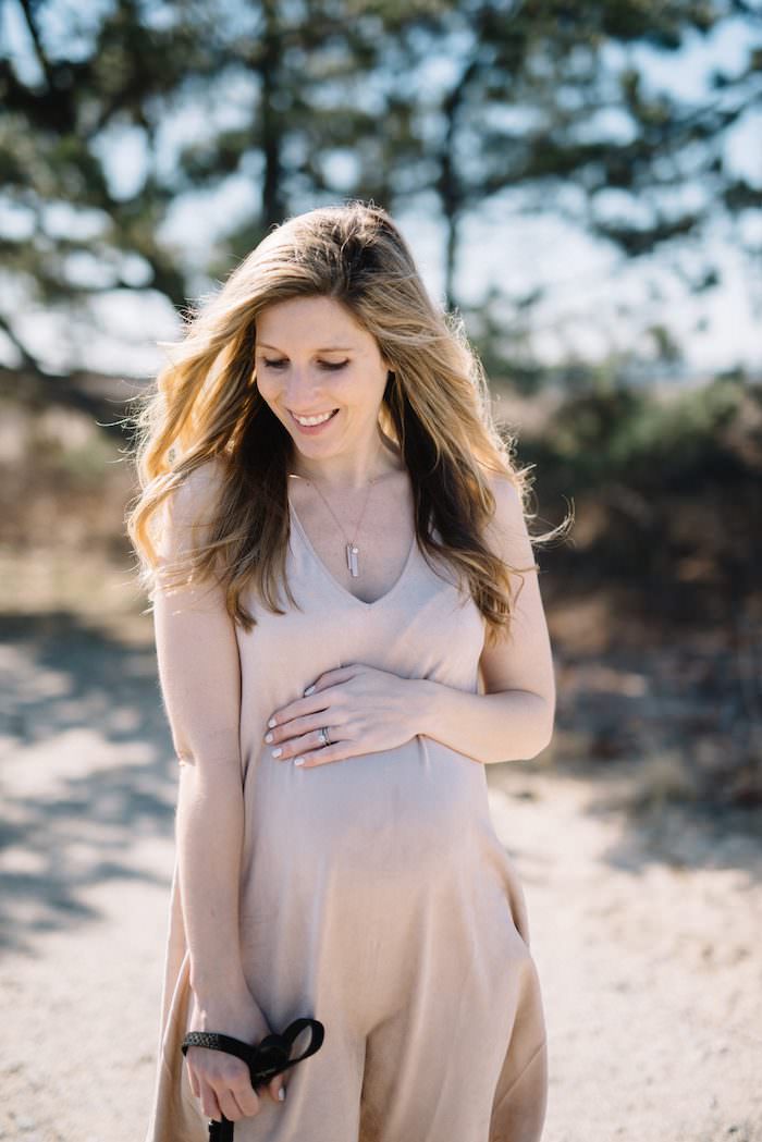 Neutral Maternity Dress Bump Update At 22 Weeks Lynzy Co