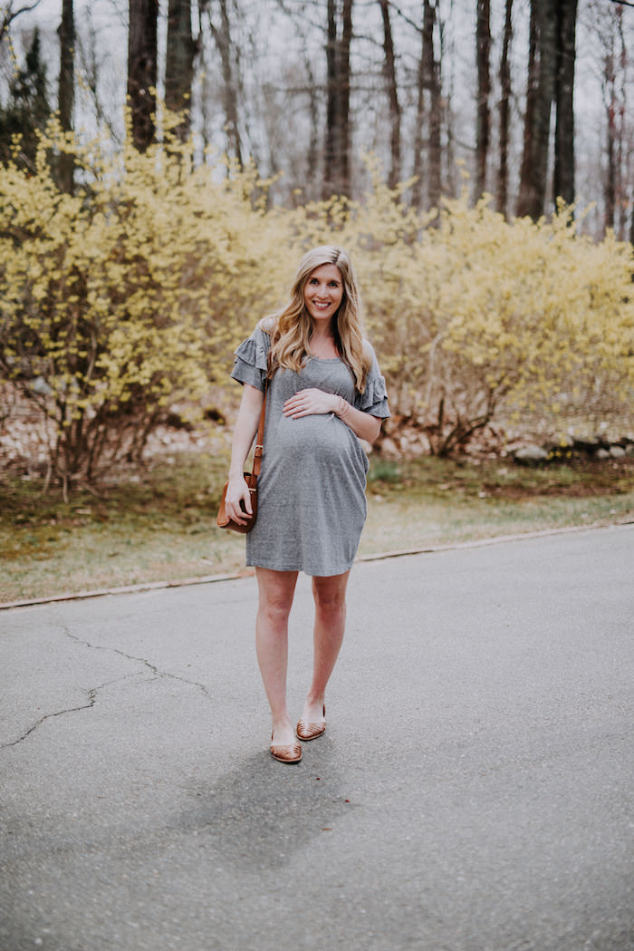 This motherhood blogger is currently 25 weeks with baby number three, come check out her maternity style!