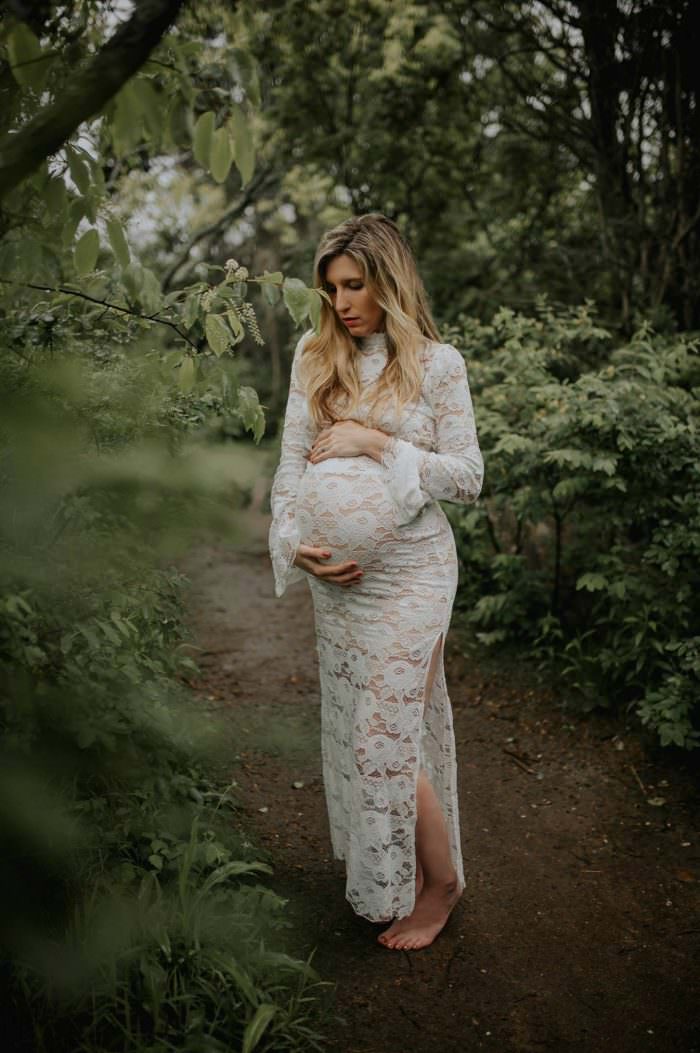 Maternity Photography in a beautiful lace maternity dress // Maternity style with Lynzy & Co. and photography by Rowanberry Lavender