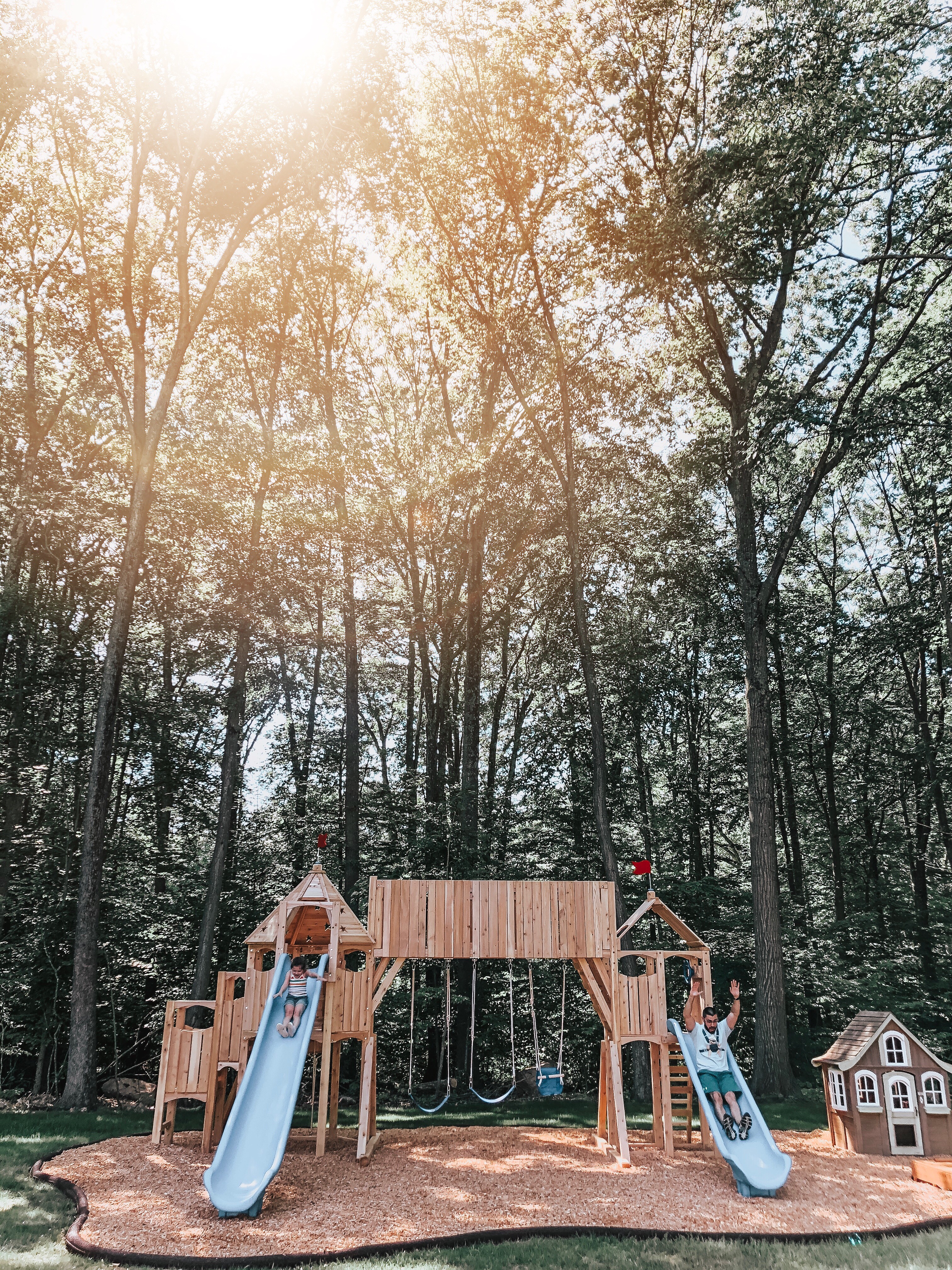 Motherhood blogger Lynzy & Co. shares her tips on choosing a swingset for your own yard and what she learned along the way