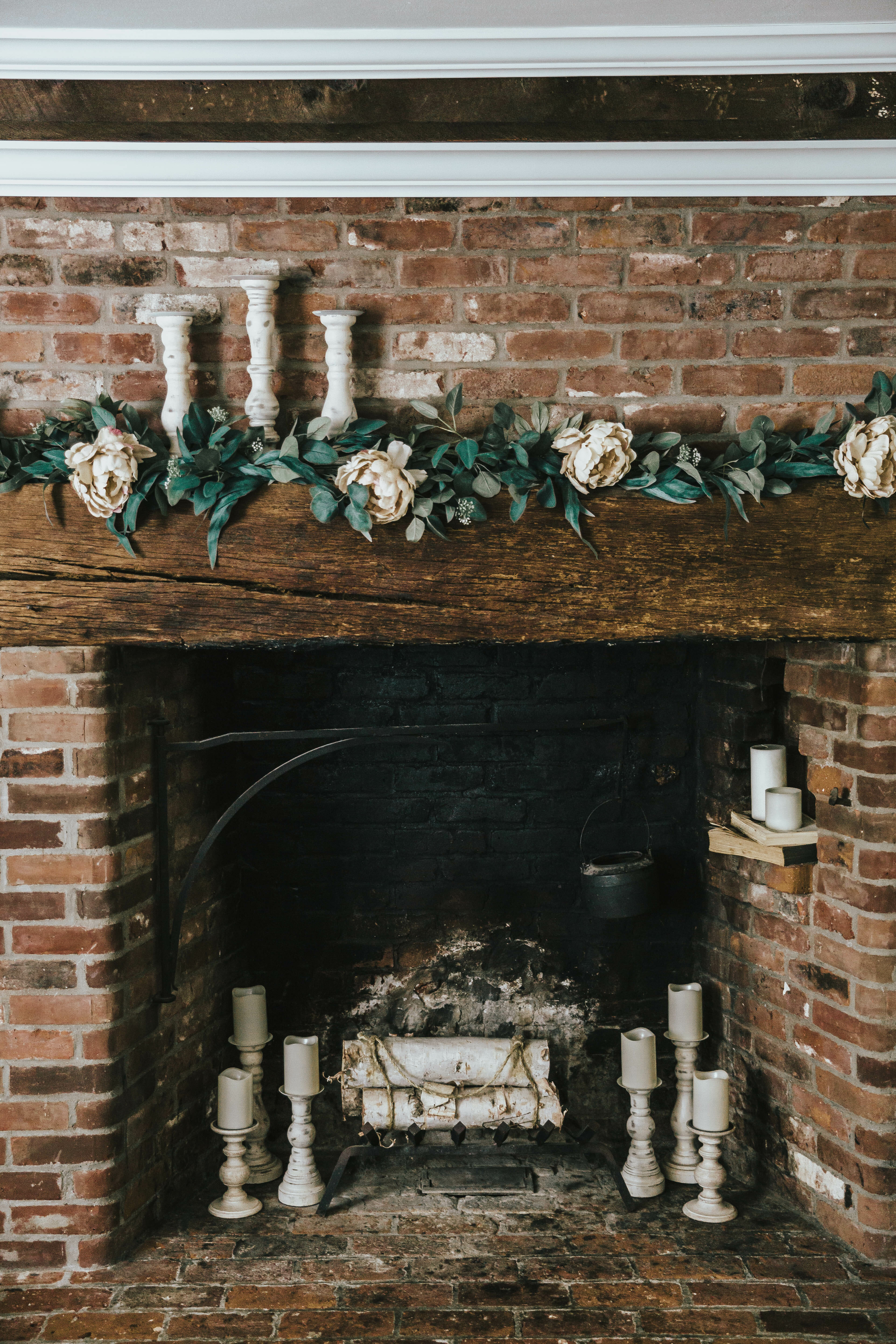 Lynzy & Co. gives her fireplace mantel a little revamp with Home Depot!